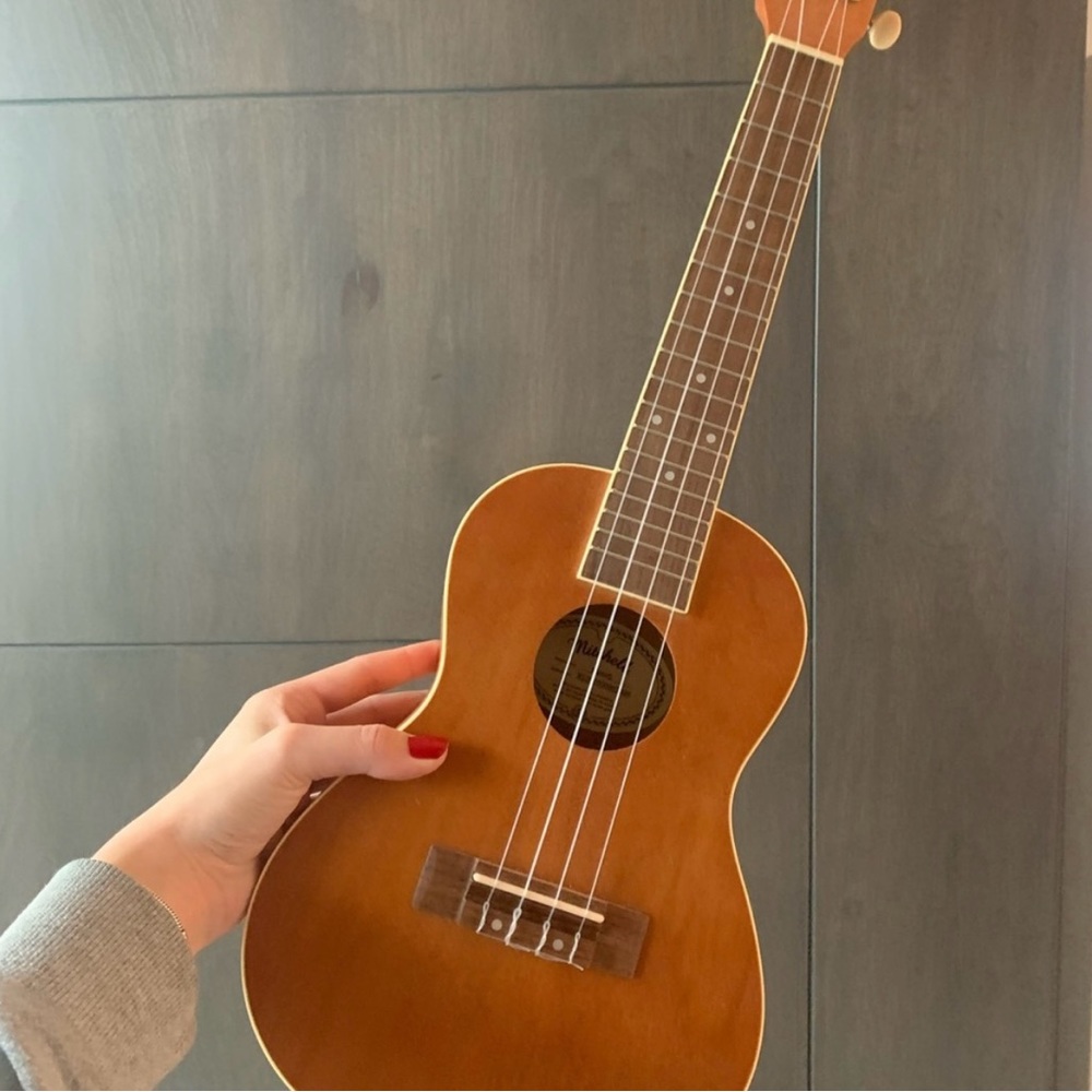 Mitchell light brown ukelele